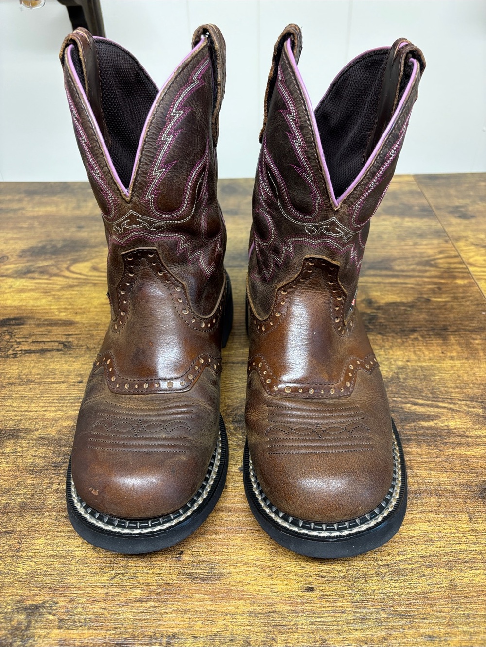 Justin Gypsy Collection Brown Leather Western Cowgirl Boots with Pink Stitching